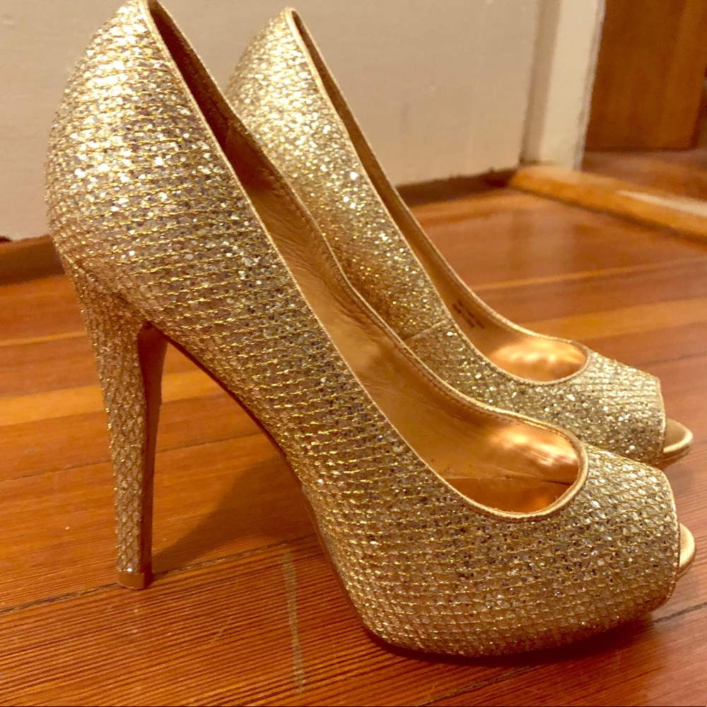 Badgley Mischka Sparkly Glitter Peep Toe Pumps